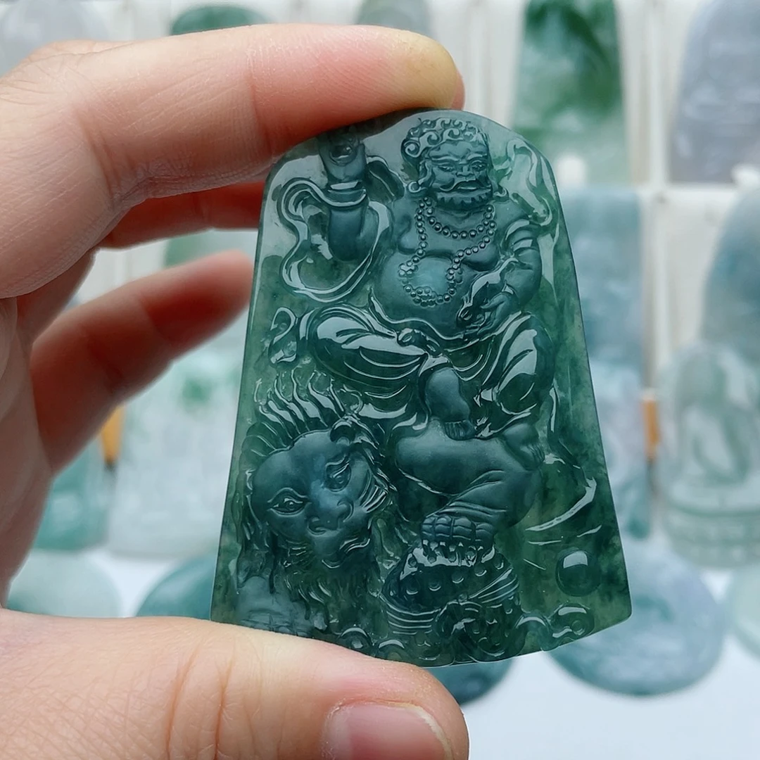 传***量颈饰未镶嵌翡翠黄财神