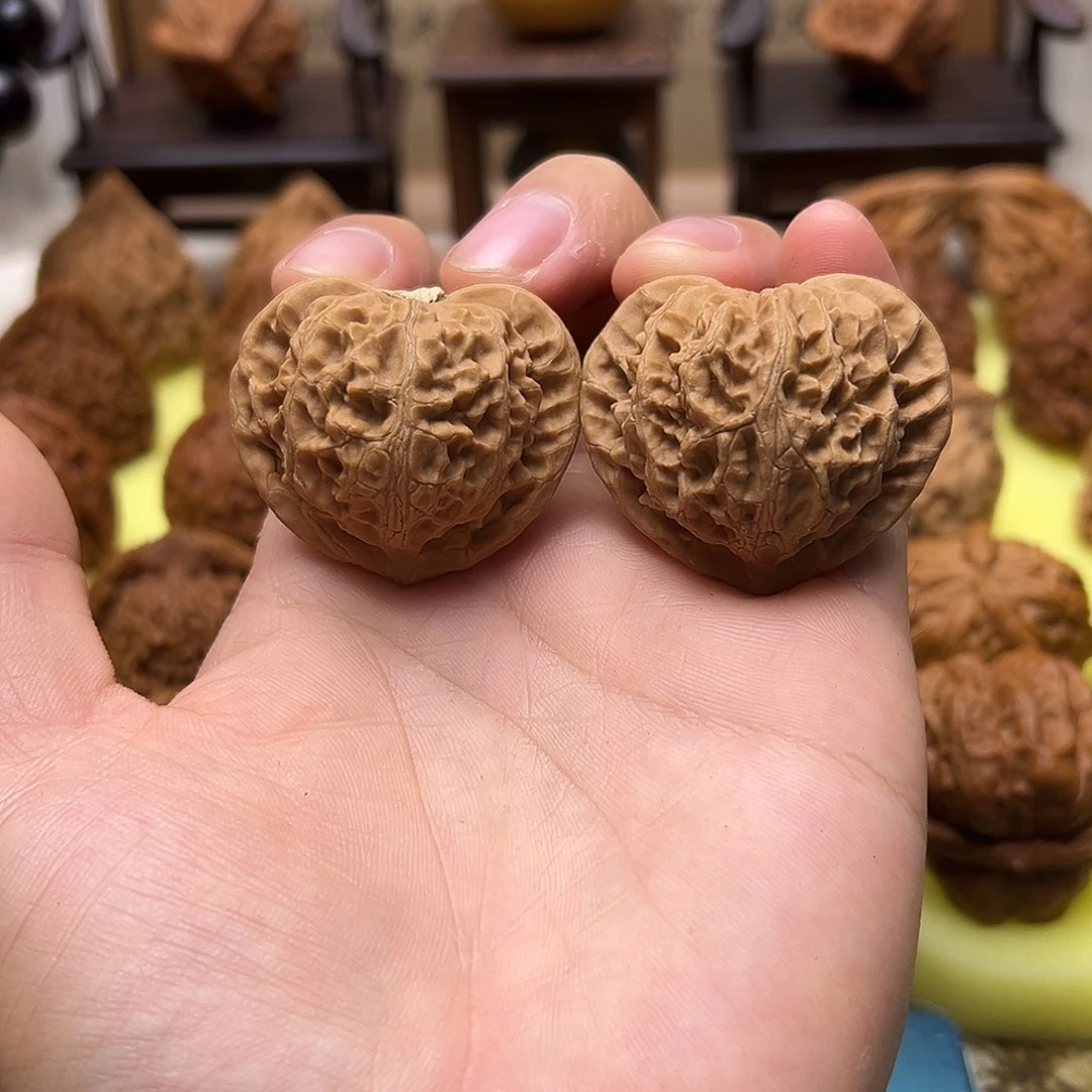 53号文玩核桃41尺桃心宫灯