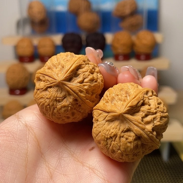 文玩核桃吊坠金顶25