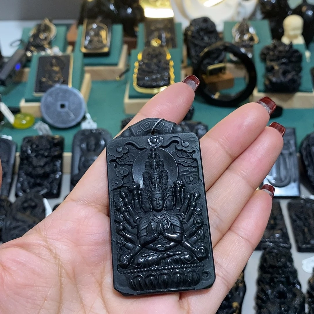 蛇纹石玉颈饰未镶嵌厦****?