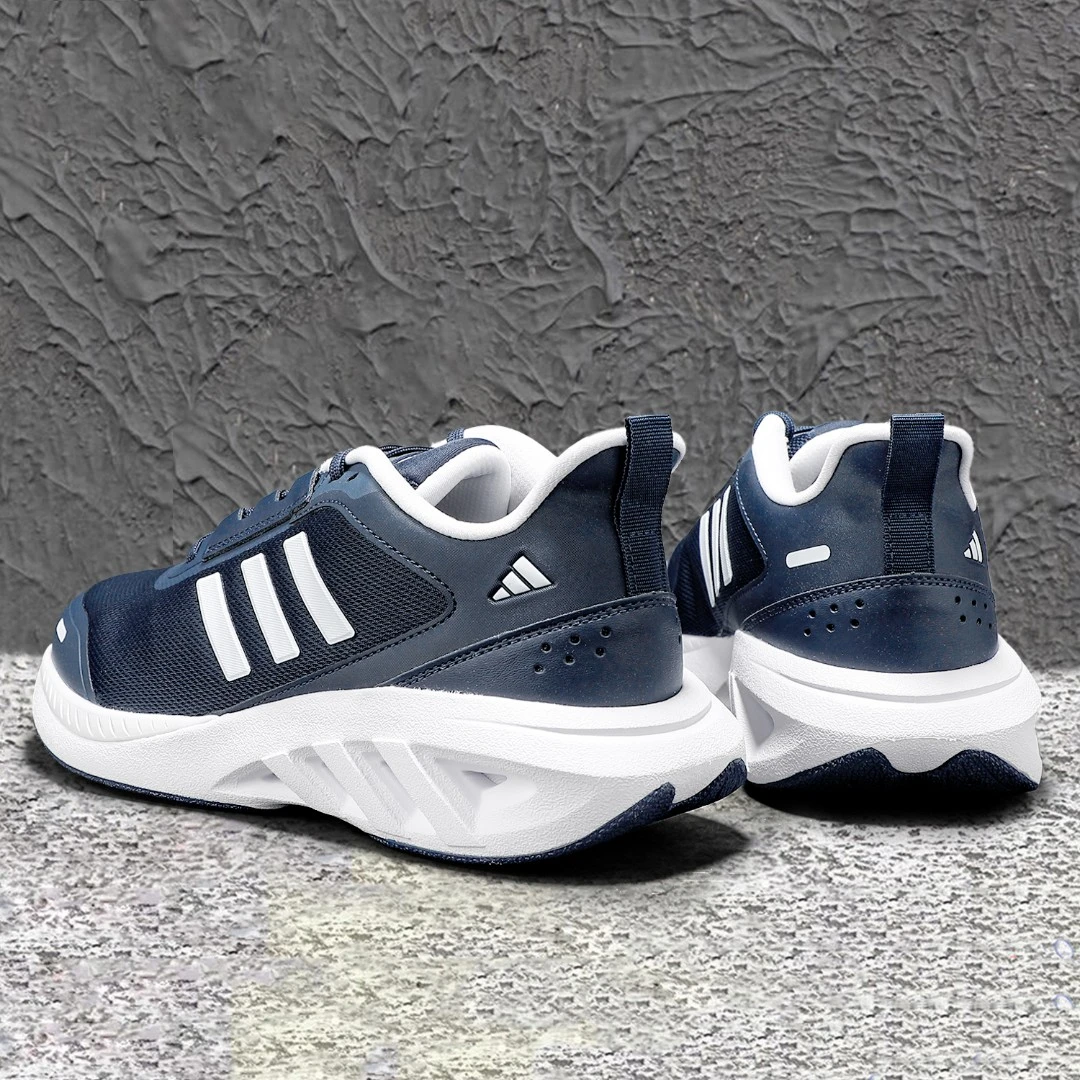 adidas阿迪达斯男鞋官方正品新款时尚潮流休闲运动鞋跑步鞋JP9778