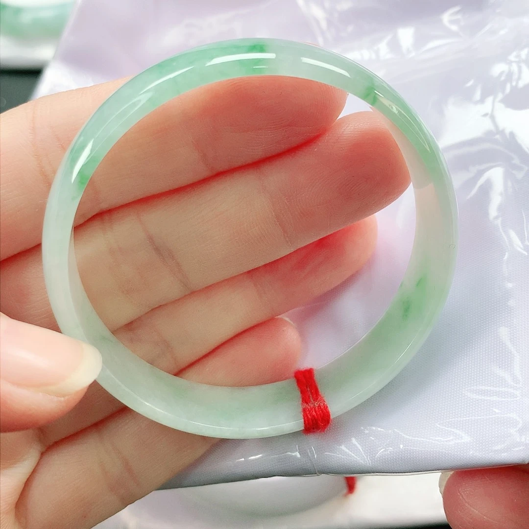 未镶嵌手镯翡翠51.8公主镯