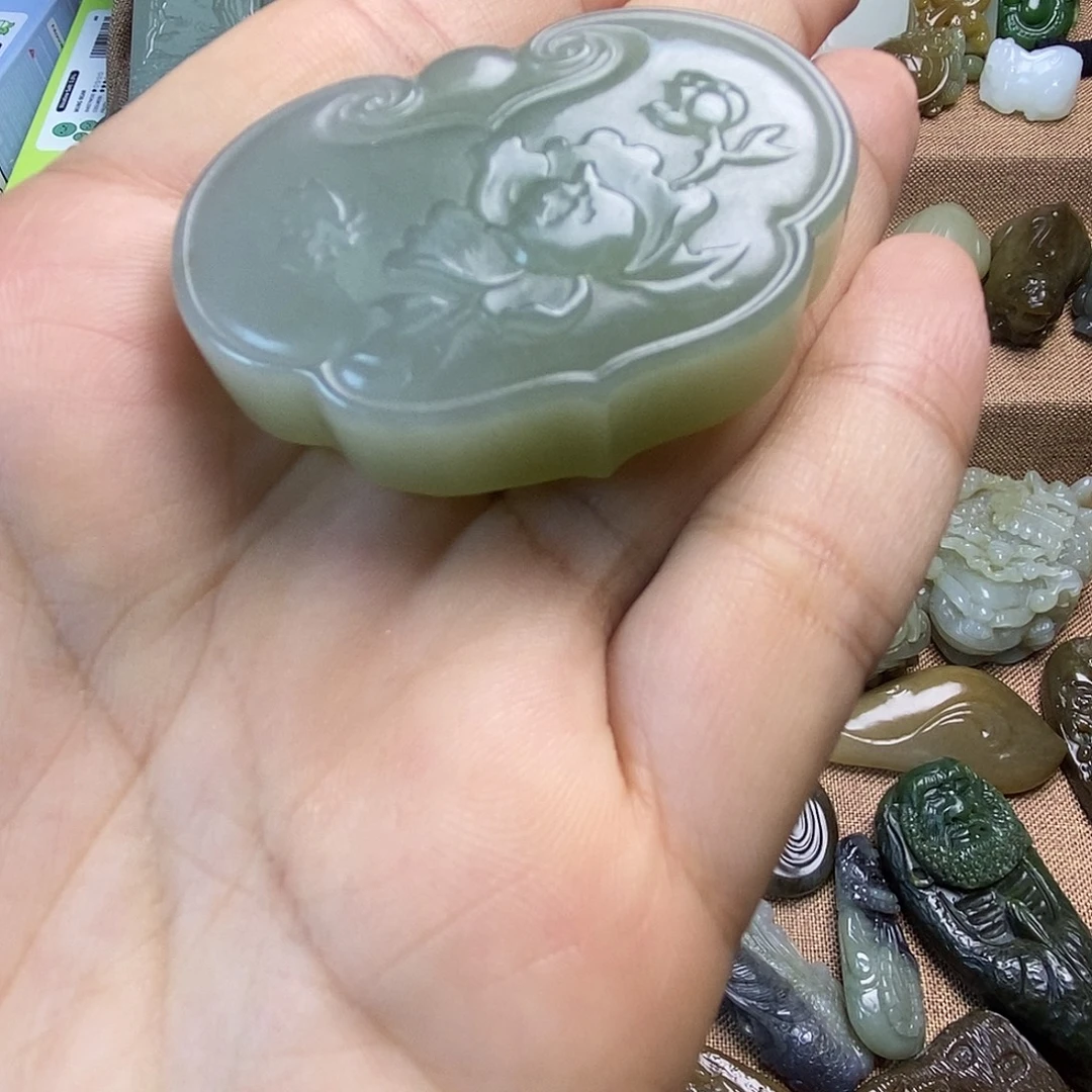和田玉（糖玉）未镶嵌颈饰