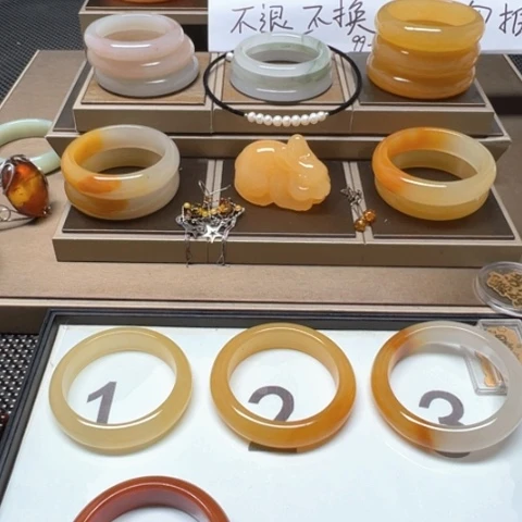 石英质玉（黄龙玉）未镶嵌手镯