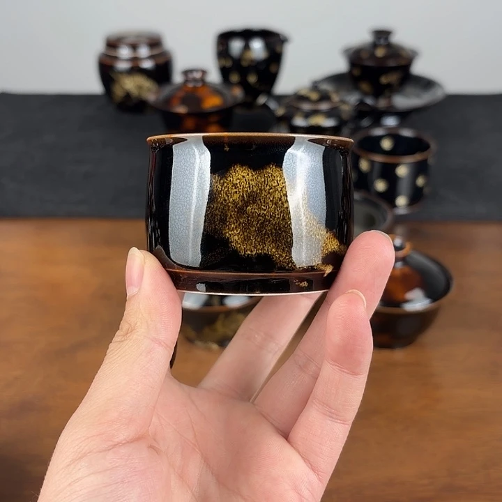 瓷洒彩鹧鸪斑折口马蹄杯