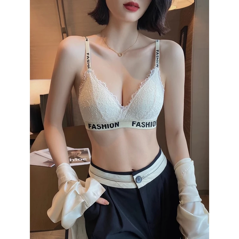 性感法式蕾丝三角杯字母肩带内衣女小胸聚拢上托无钢圈胸罩