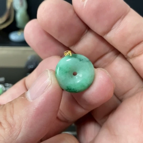 翡翠18K金镶嵌颈饰卡17.6×5