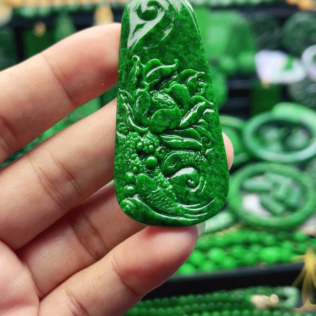 翡翠未镶嵌颈饰吊坠