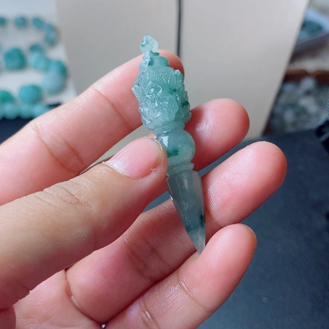 老***孩定制翡翠未镶嵌毛货抛光