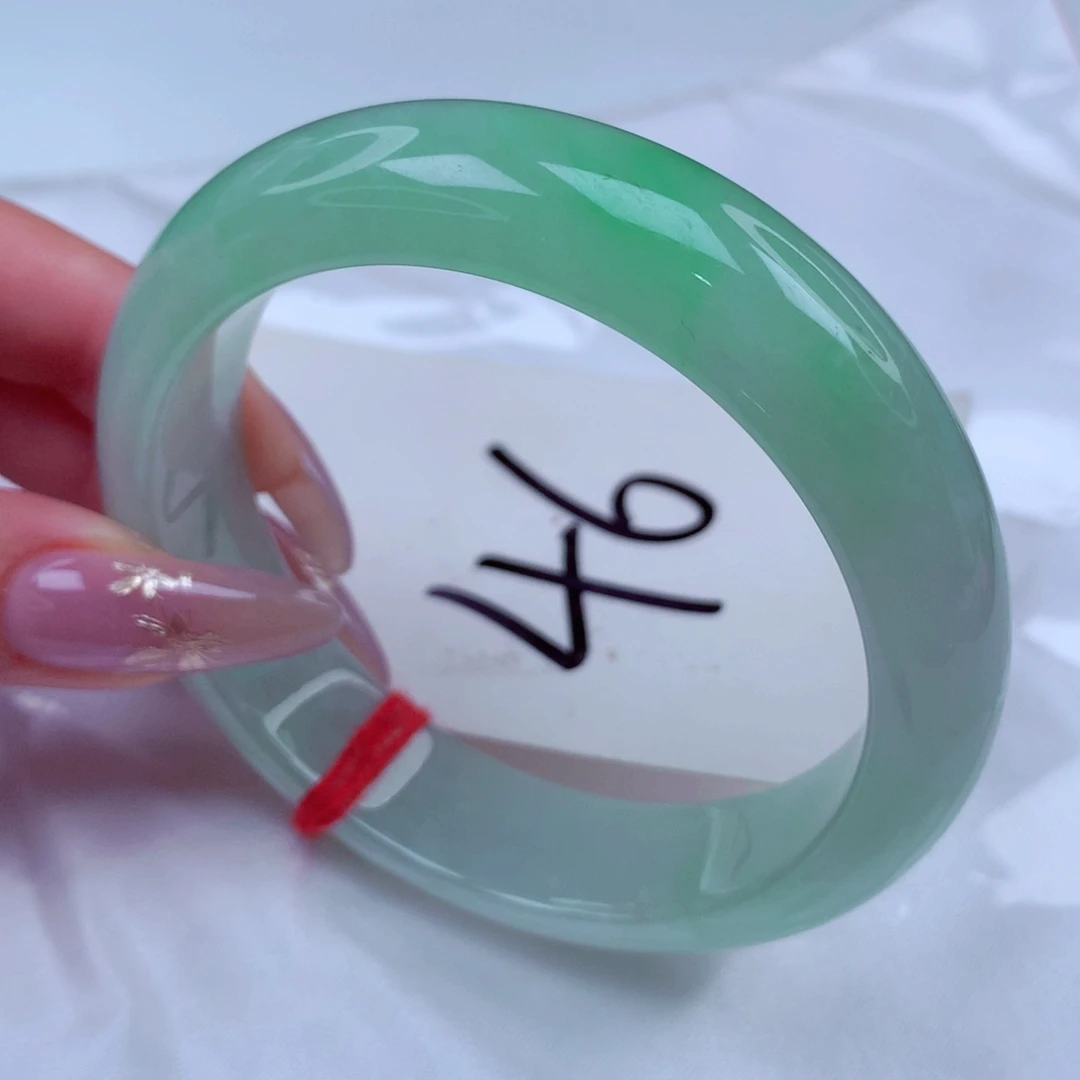 翡翠手镯未镶嵌翡翠56