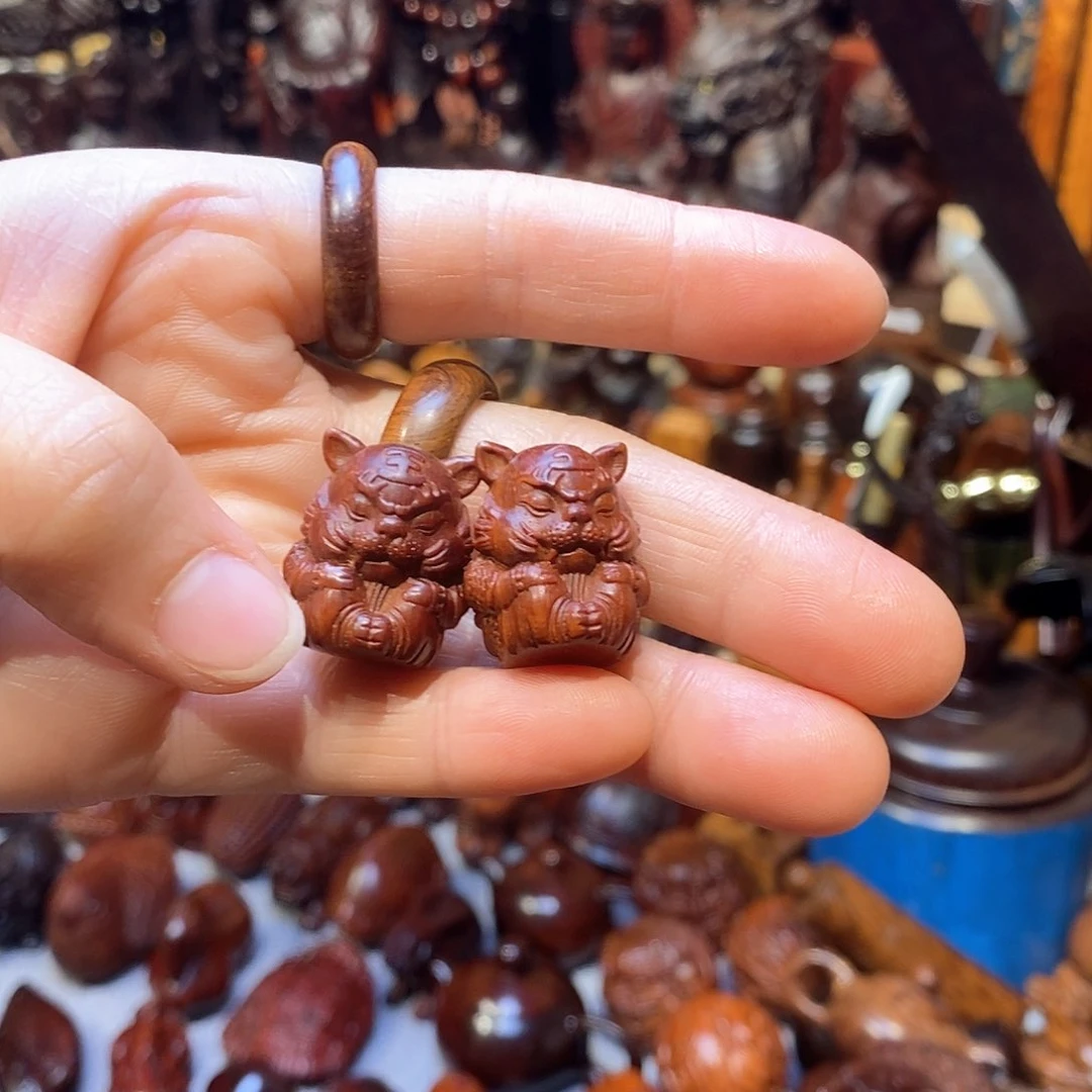 檀香紫檀（小叶紫檀）老虎单