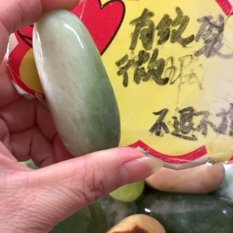 蛇纹石玉未镶嵌手把件