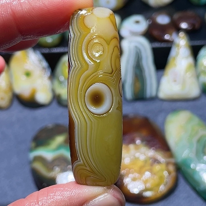 玛瑙/玉髓未镶嵌珠宝奇石