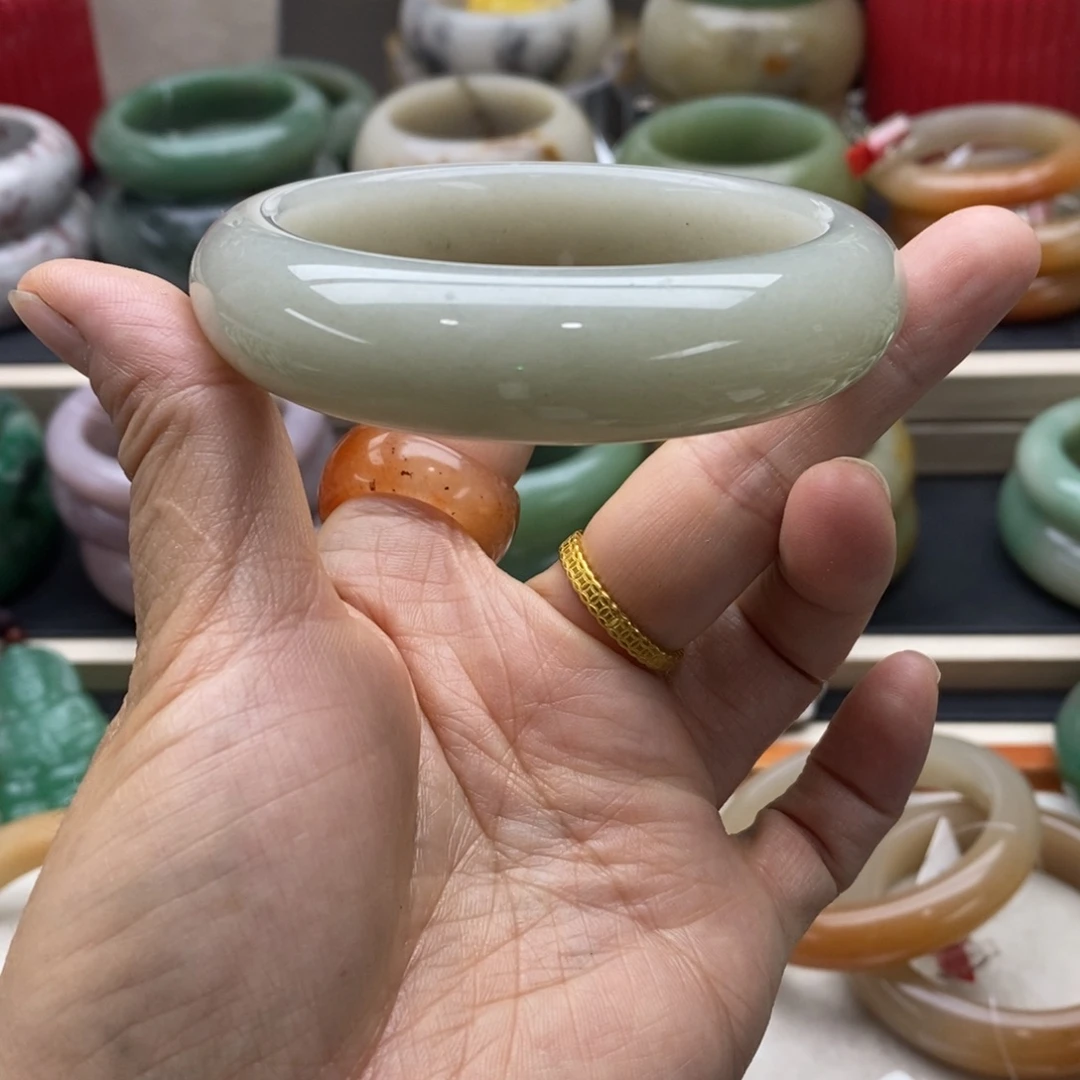 ℋ***࿐石英岩玉未镶嵌手镯