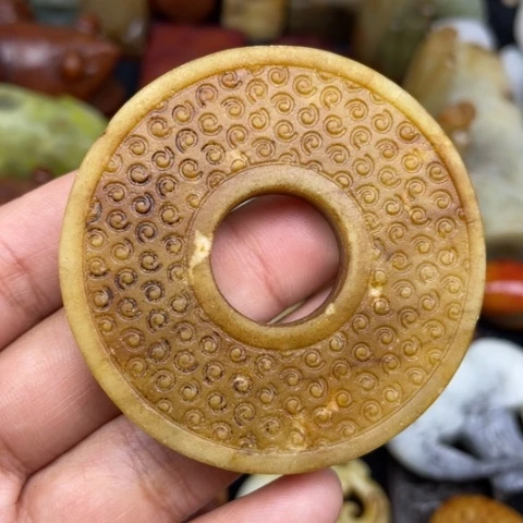 蛇纹石玉未镶嵌颈饰100