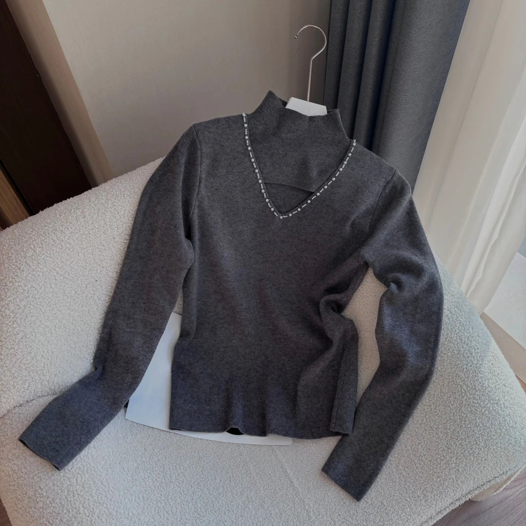 Barbie【薇薇推荐】1260冬季设计珠珠半高领镂空打底针织衫上衣