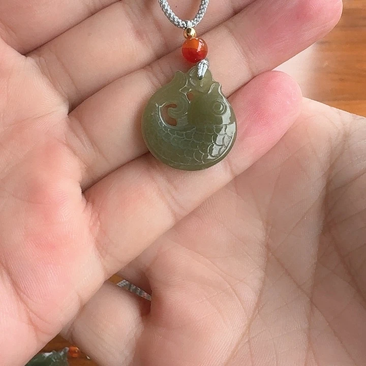 颈饰未镶嵌和田玉（糖玉）