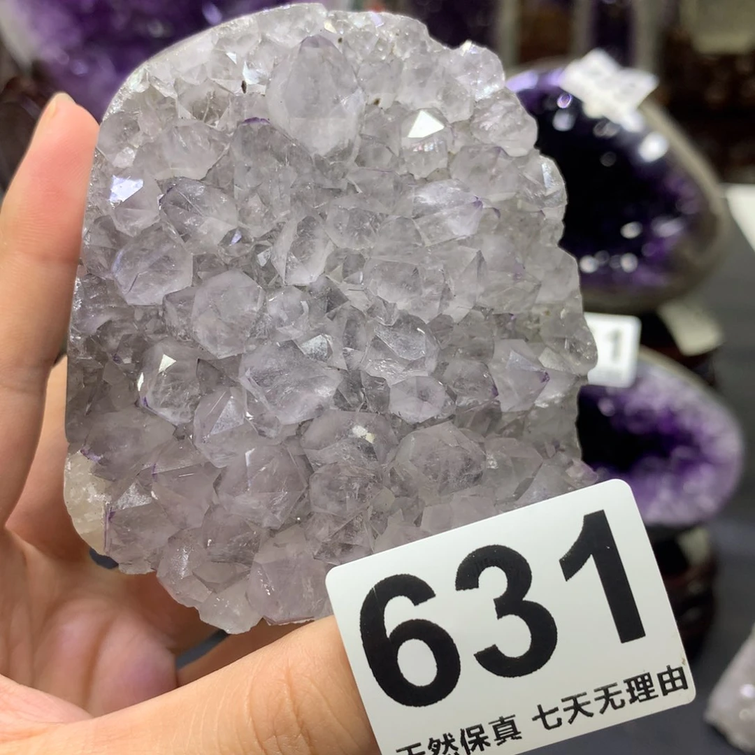 大型摆件（非配饰）未镶嵌水晶梦**?