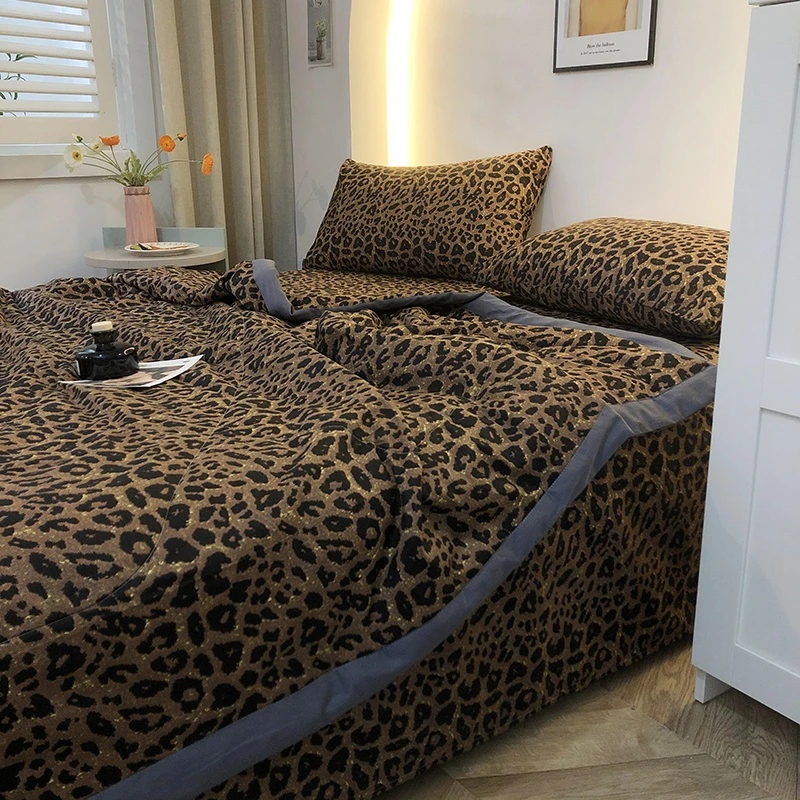 新款夏季夏被四件套全棉可机洗水洗纯棉空调被子夏凉床上豹纹件套