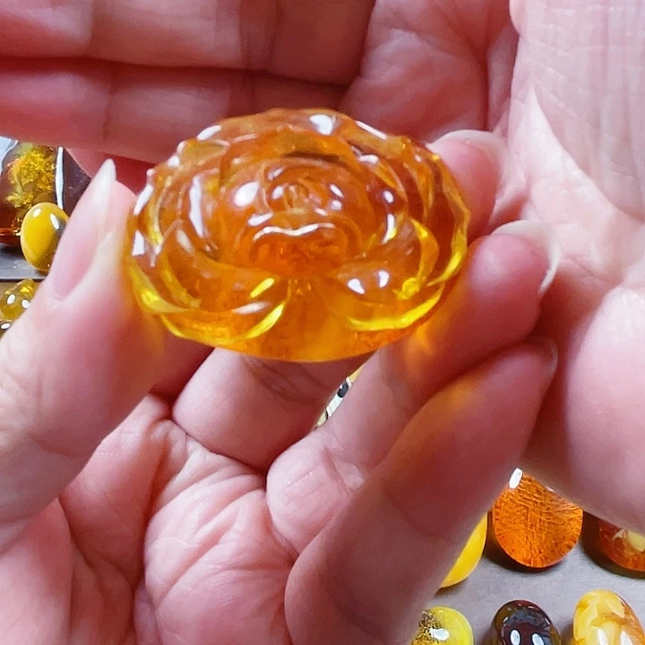 琥珀未镶嵌裸石挂件