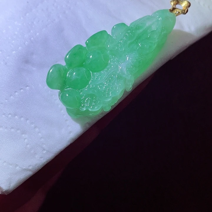 翡翠18K金镶嵌颈饰翡翠