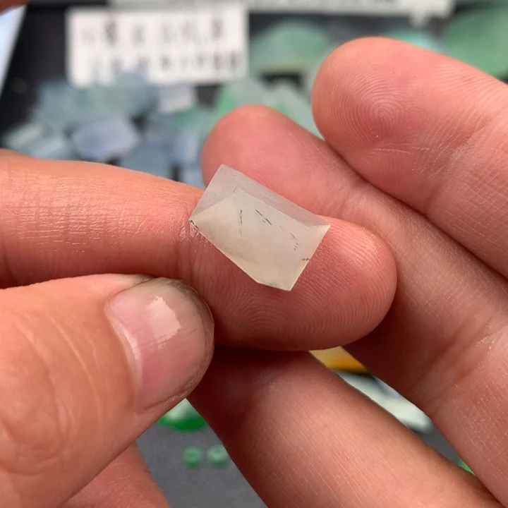 定制翡翠未镶嵌材料定制