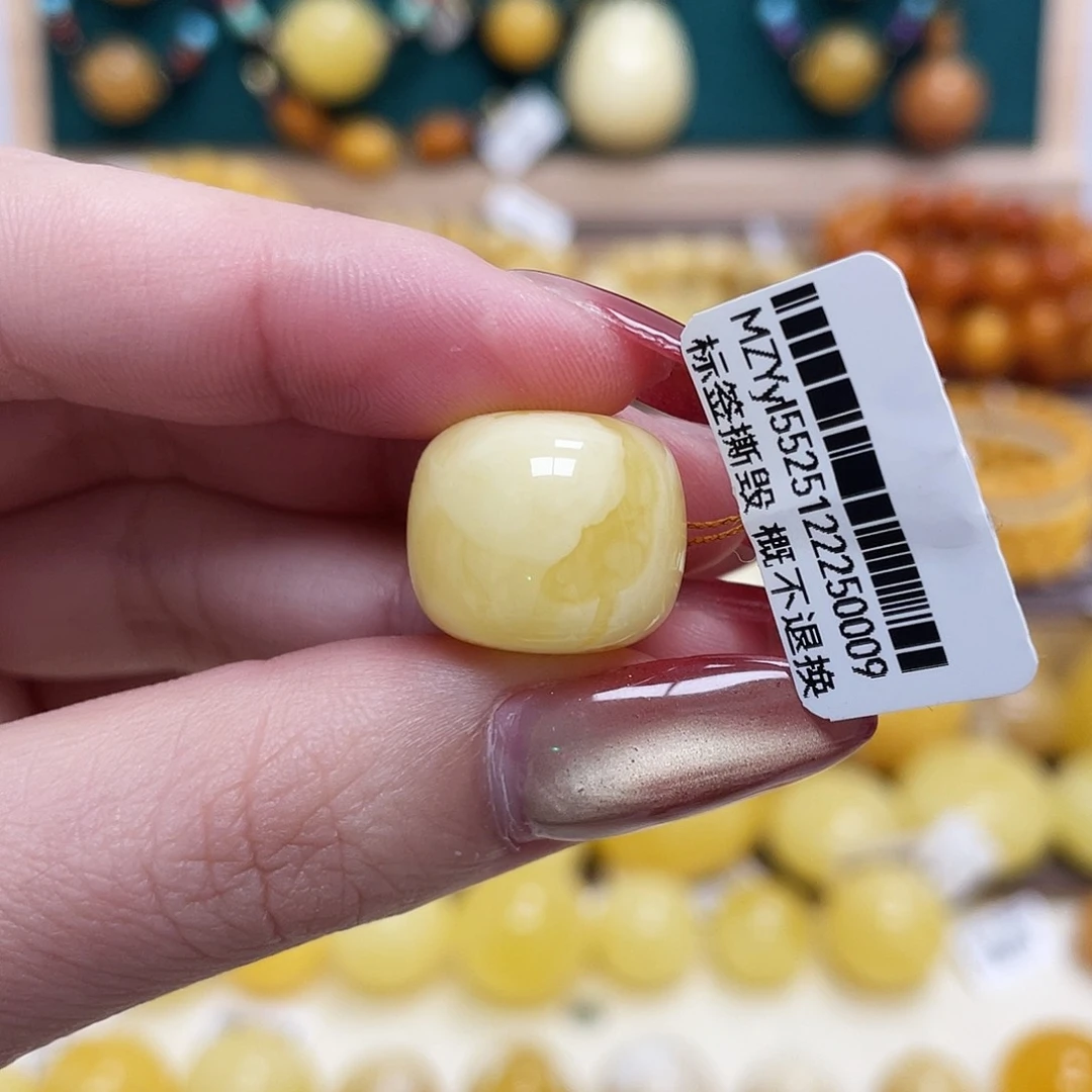 蜜蜡未镶嵌珠宝奇石17*14.8mm妖花墩子