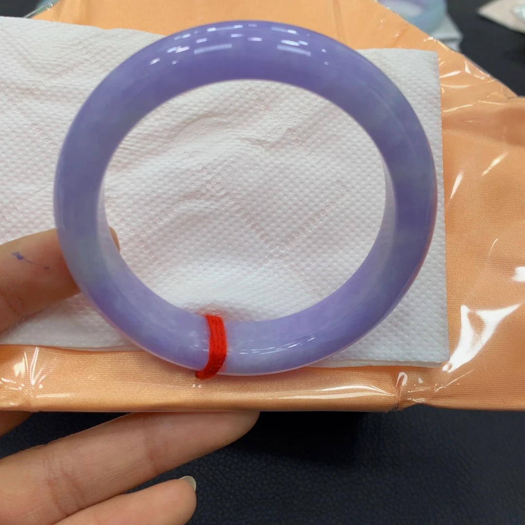 翡翠手镯未镶嵌翡翠