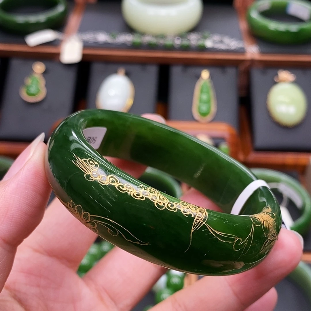 和田玉（碧玉）未镶嵌手镯