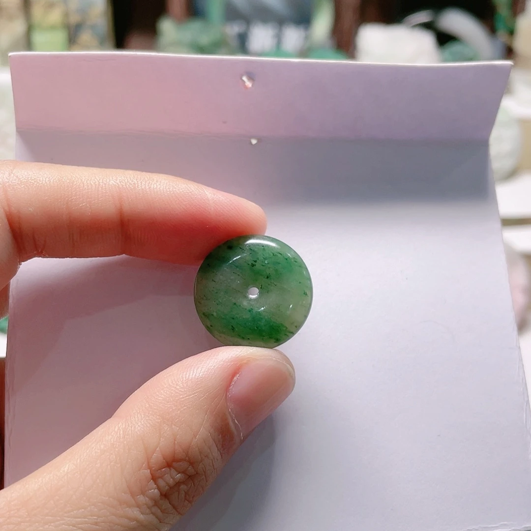 独山玉未镶嵌颈饰