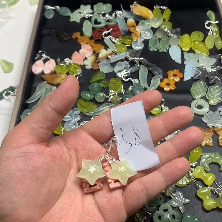 蛇纹石玉耳钉足银镀金镶嵌南**弦