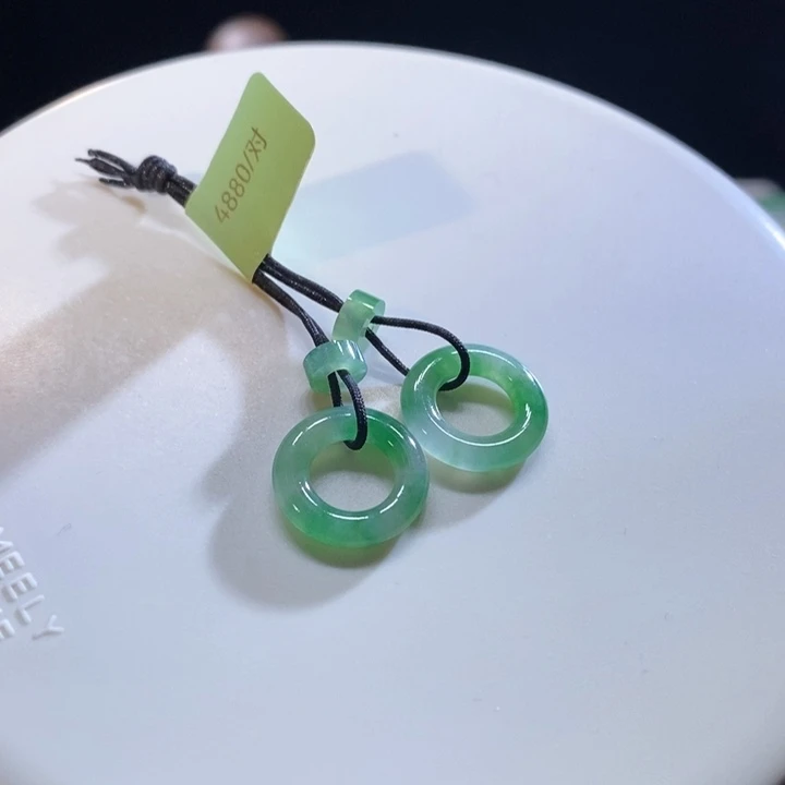 翡翠未镶嵌吊坠(不含链)翡翠冰绿甜甜圈