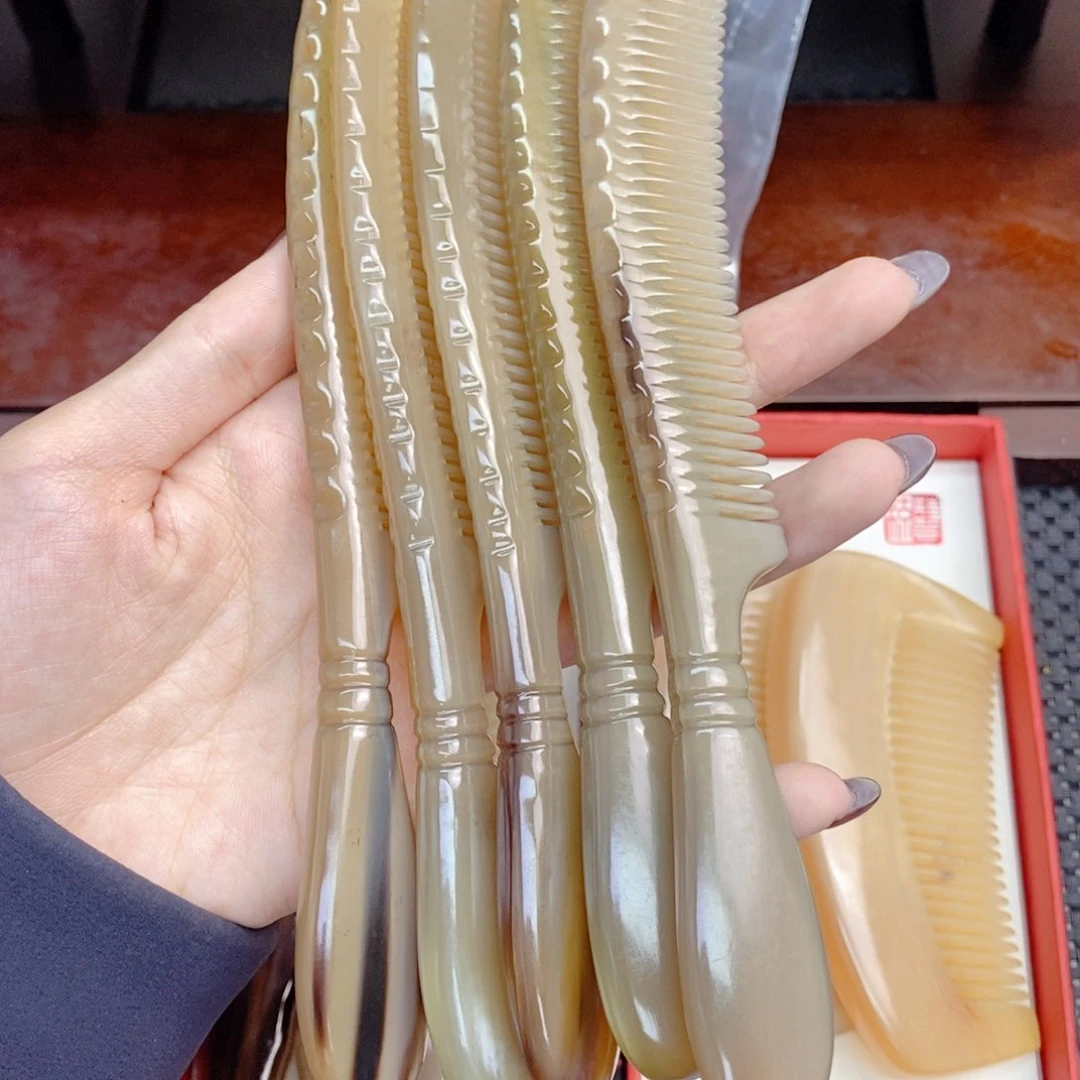 纯手工制作纯牛角梳子