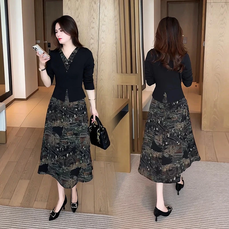 春秋新款V领拼接假两件民族风连衣裙洋气中年妈妈过膝裙子显瘦薄