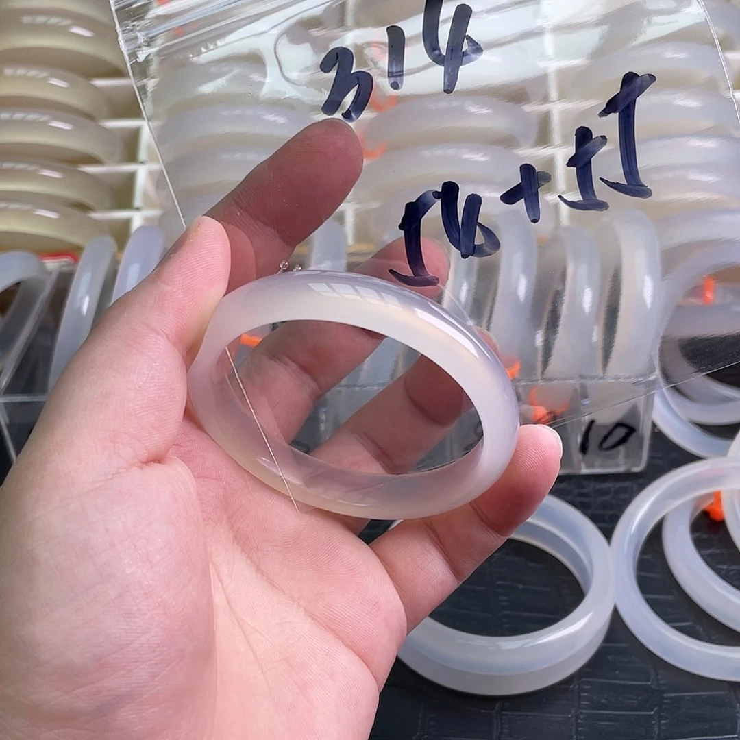 玛瑙/玉髓手镯未镶嵌314