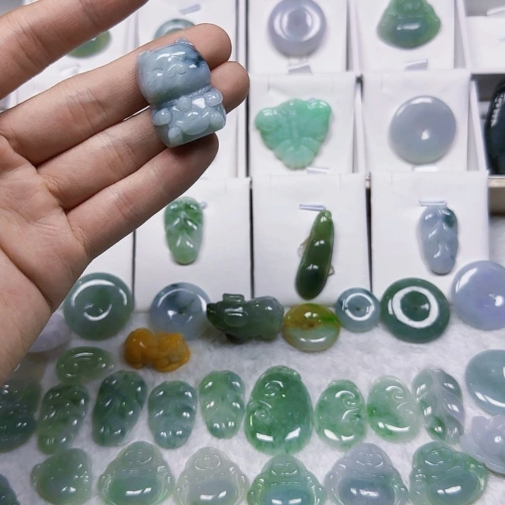 翡翠未镶嵌颈饰翡翠