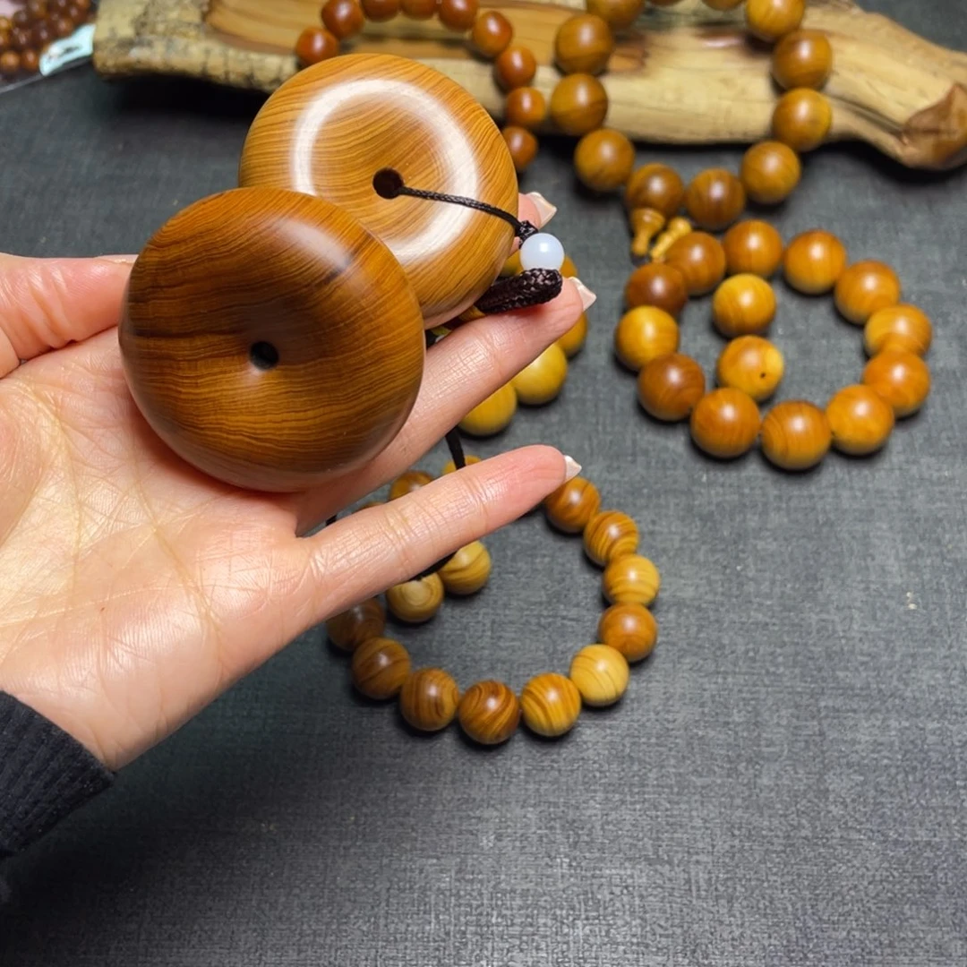 开***蛋柏木（崖柏）黑油红油平安扣