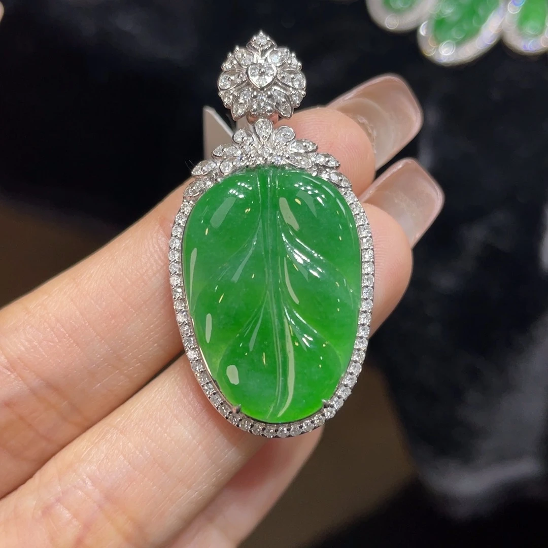 翡翠颈饰18K金镶嵌天然缅甸翡翠