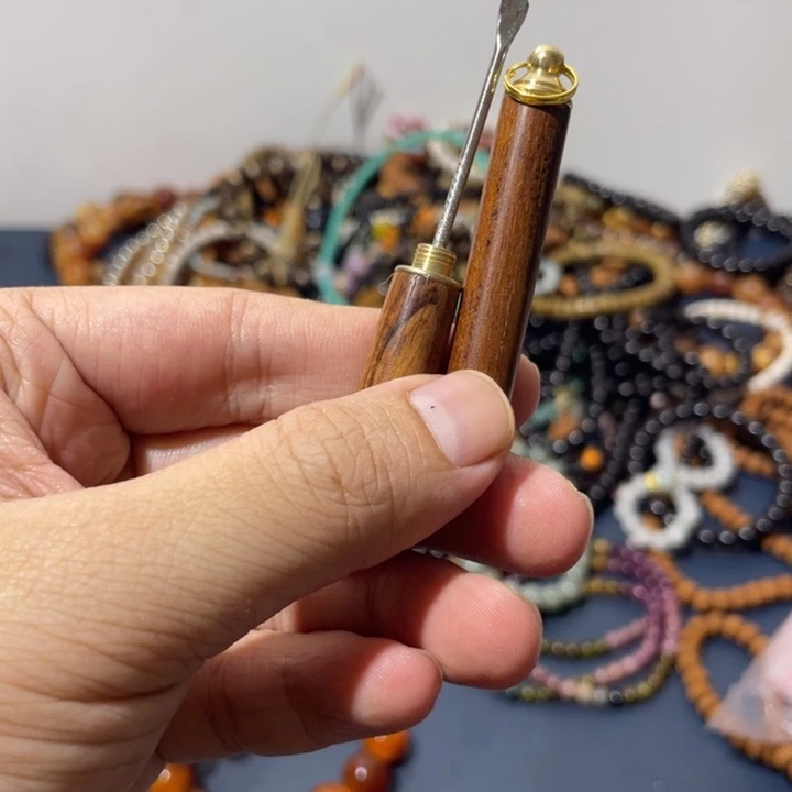 白玉菩提吊坠掏耳勺