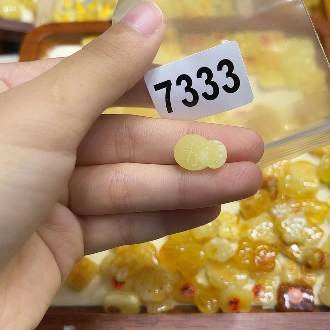 琥珀未镶嵌珠宝奇石