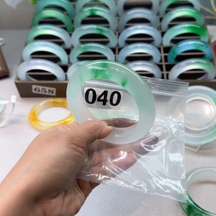 玉在*时尚飘花手镯040