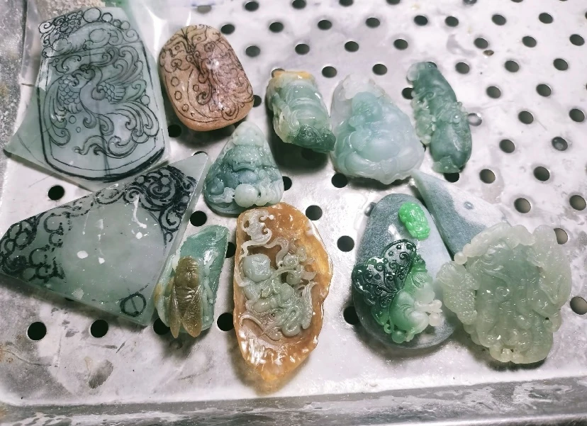 翡翠珠宝手镯牌子挂件珠子在线设计