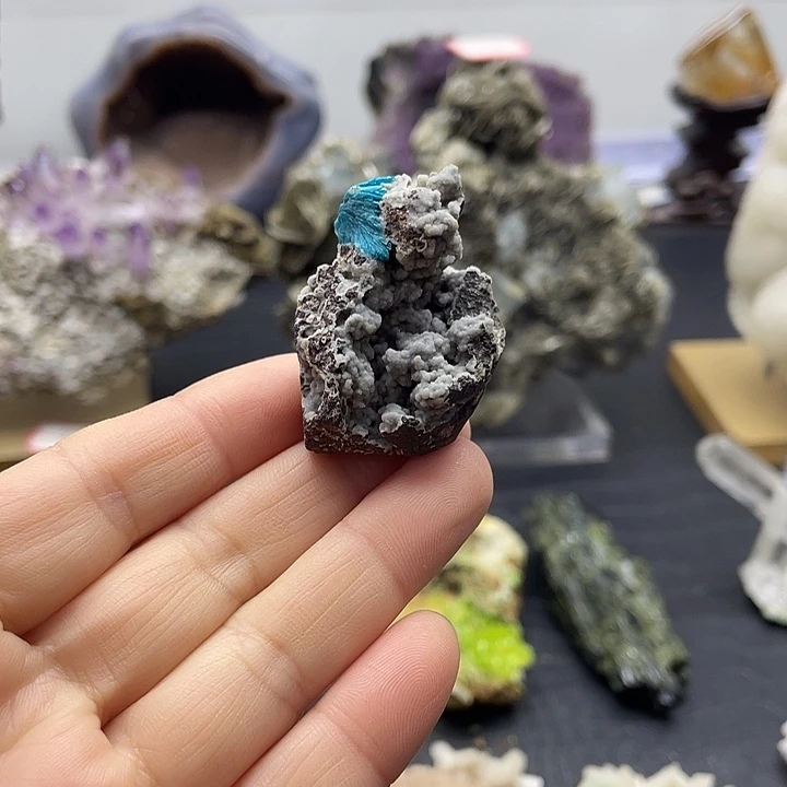 2坦桑石（处理）水硅钒钙