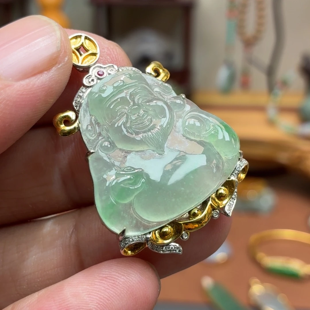 翡翠18K金镶嵌颈饰