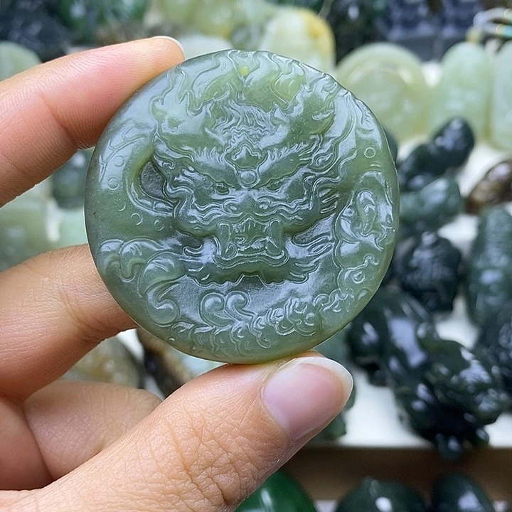 颈饰未镶嵌和田玉