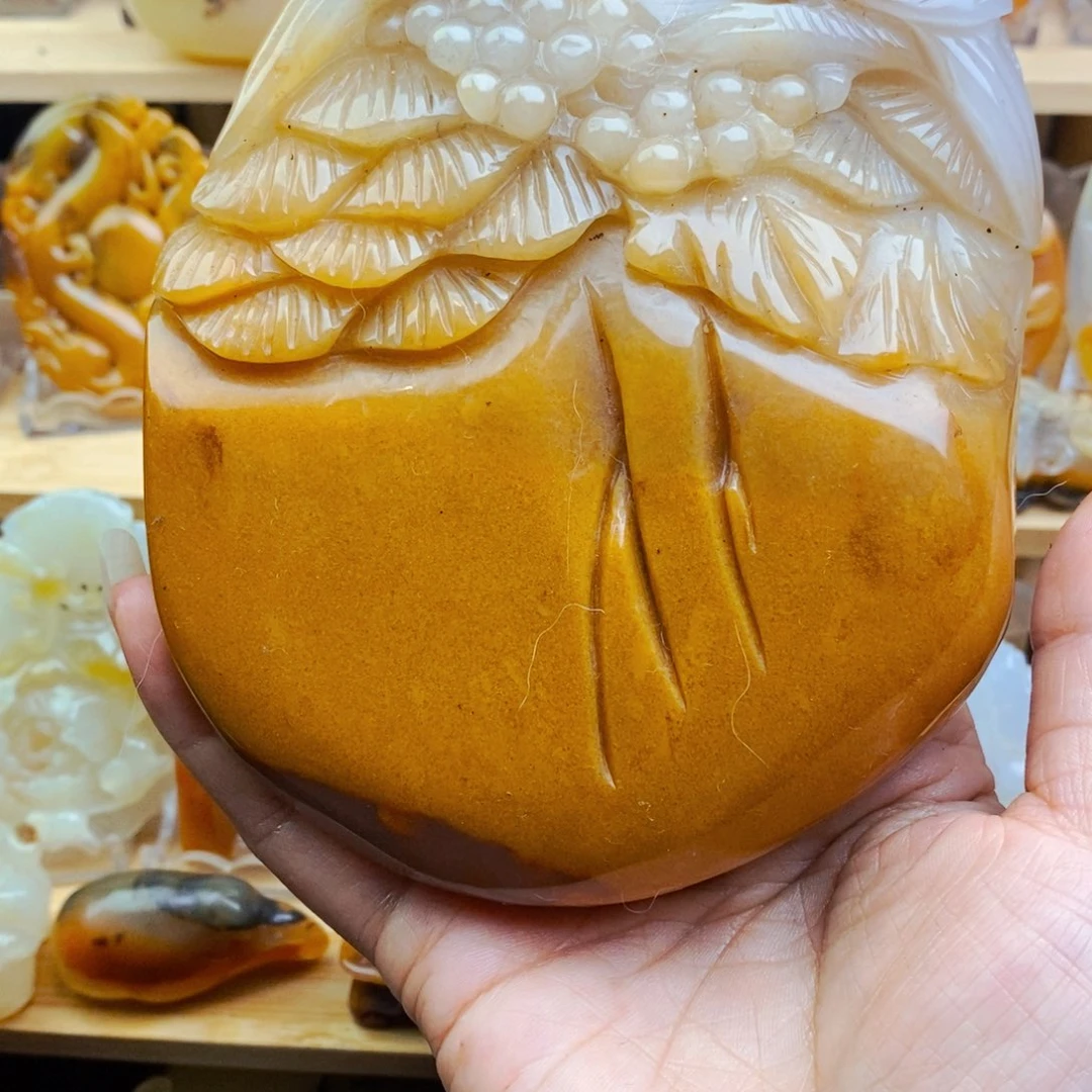 石英质玉（黄龙玉）未镶嵌颈饰
