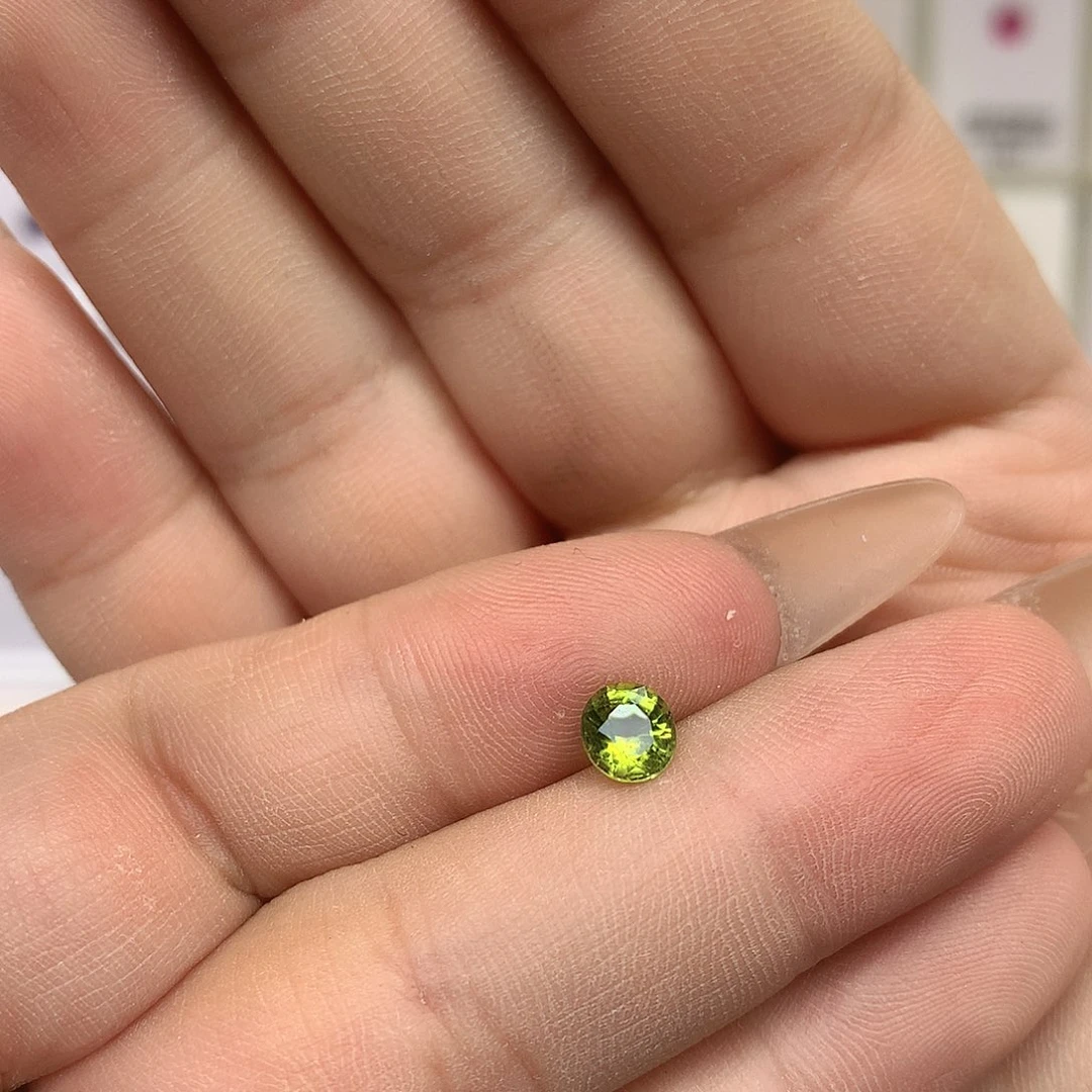 碧玺珠宝奇石未镶嵌天然绿碧玺裸石