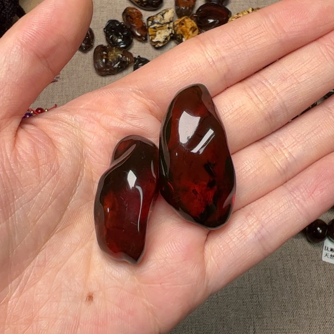 琥珀手链未镶嵌尘两块血珀原石