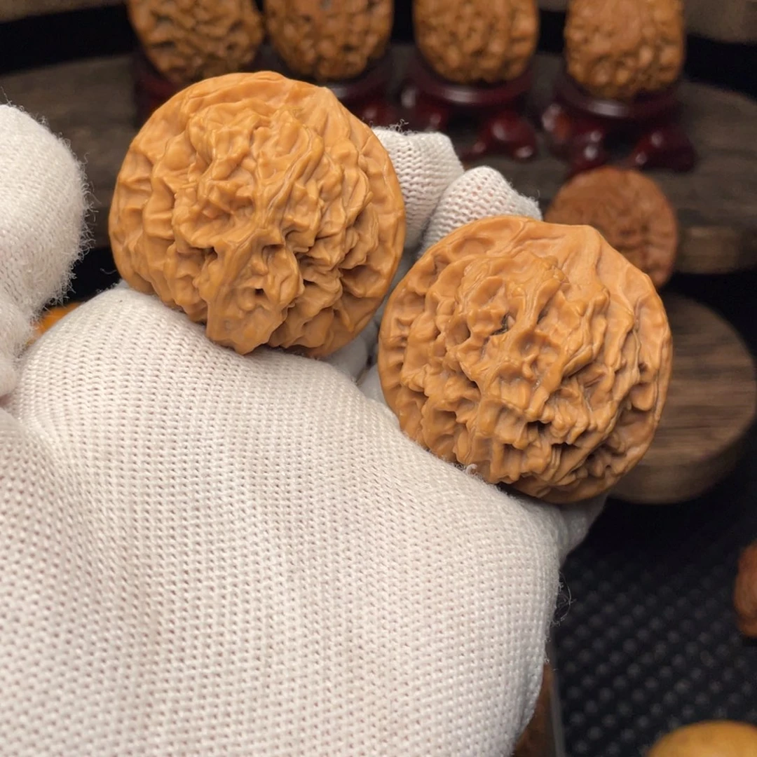 文玩核桃把件秦岭帝王官帽40