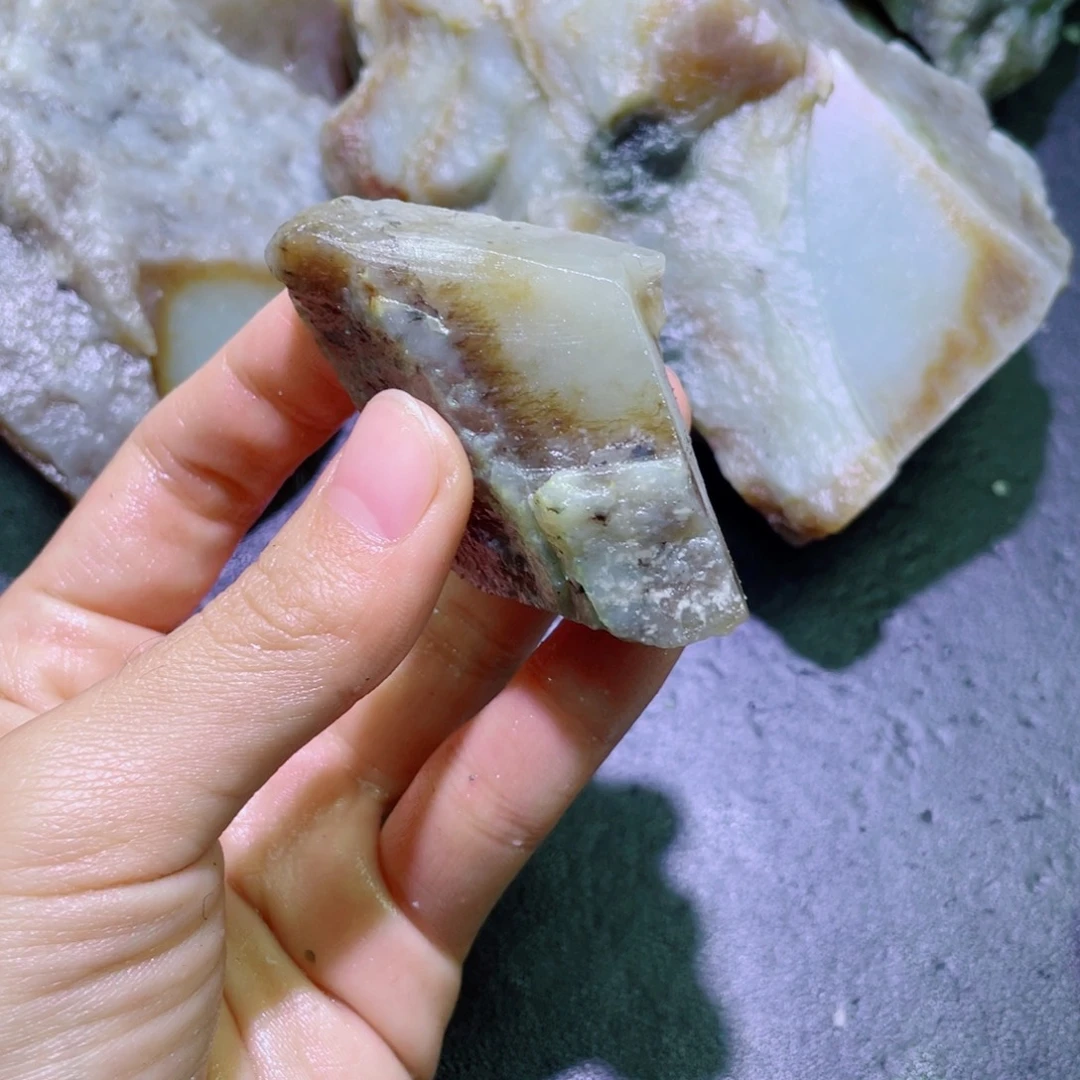 和田玉未镶嵌珠宝半成品